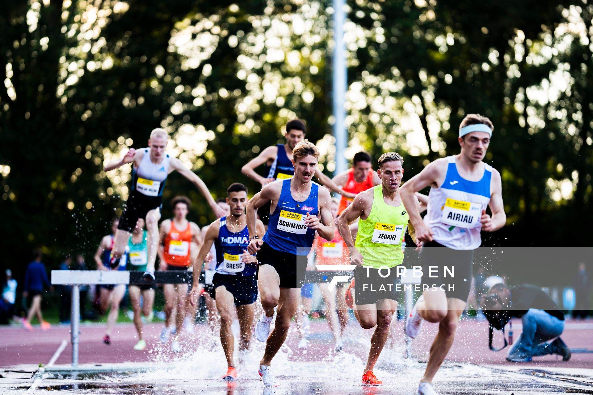 Velten Schneider (Germany), Abdelhamid Zerrifi (France) ueber 3000m Hindernis am 28.05.2022 waehrend der World Athletics Continental Tour IFAM Oordegem in Oordegem